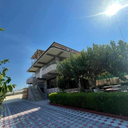 Guest House Ilir Berat Exterior foto