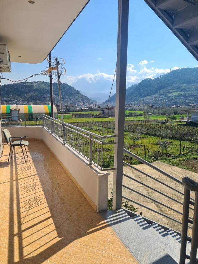 Guest House Ilir Berat Exterior foto