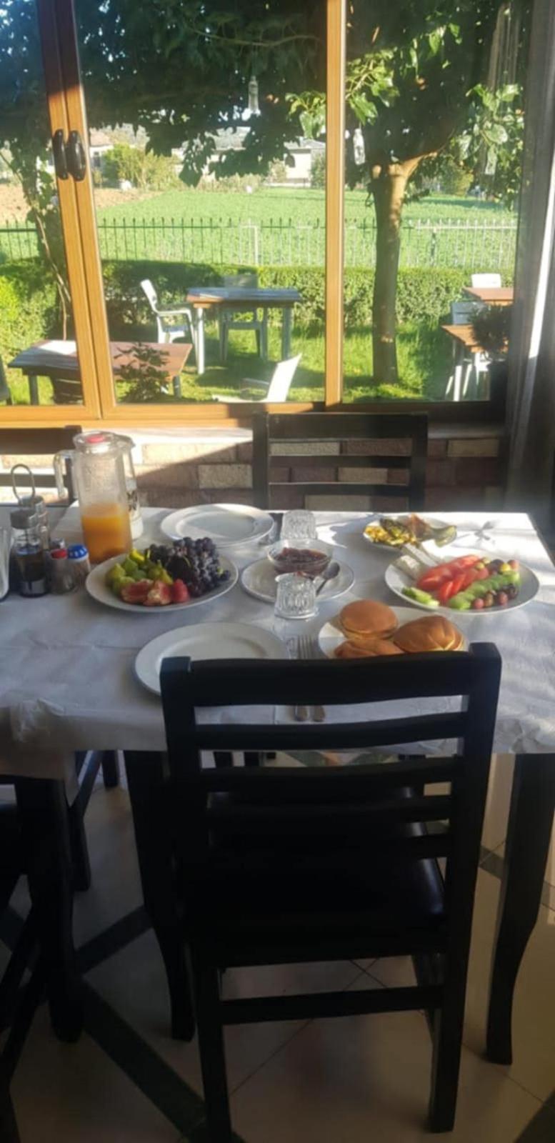 Guest House Ilir Berat Exterior foto