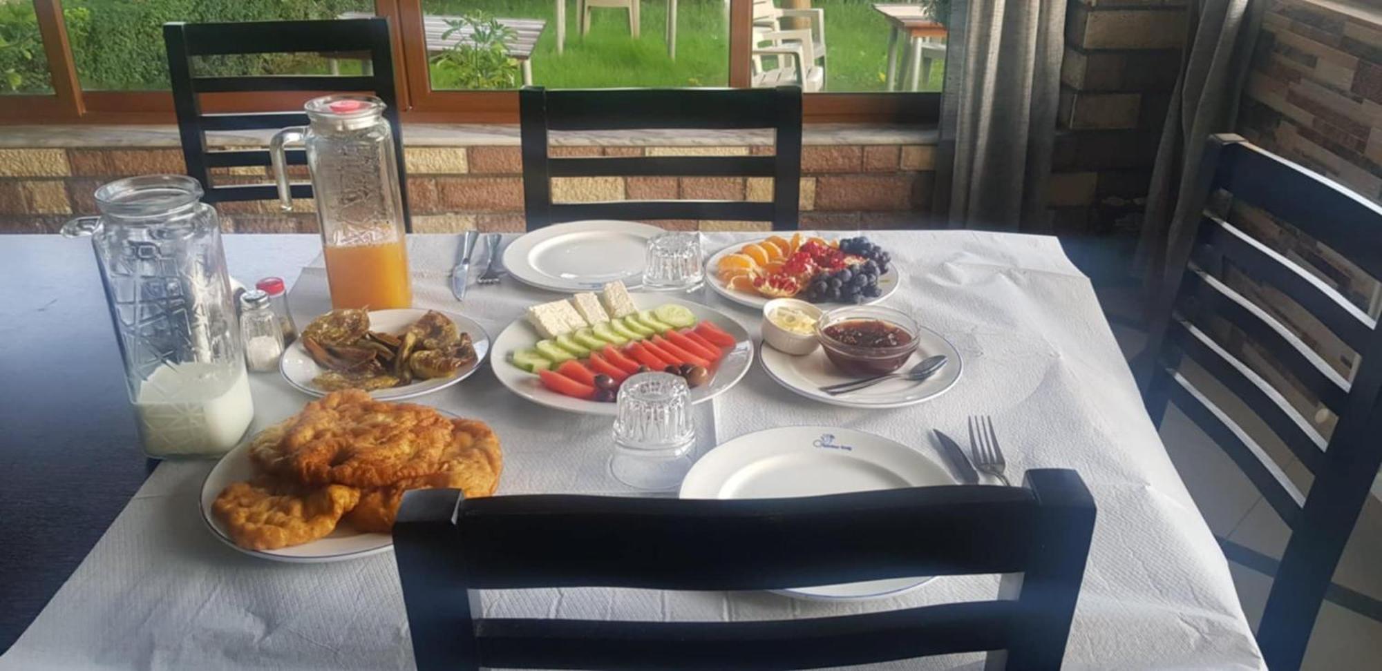 Guest House Ilir Berat Exterior foto