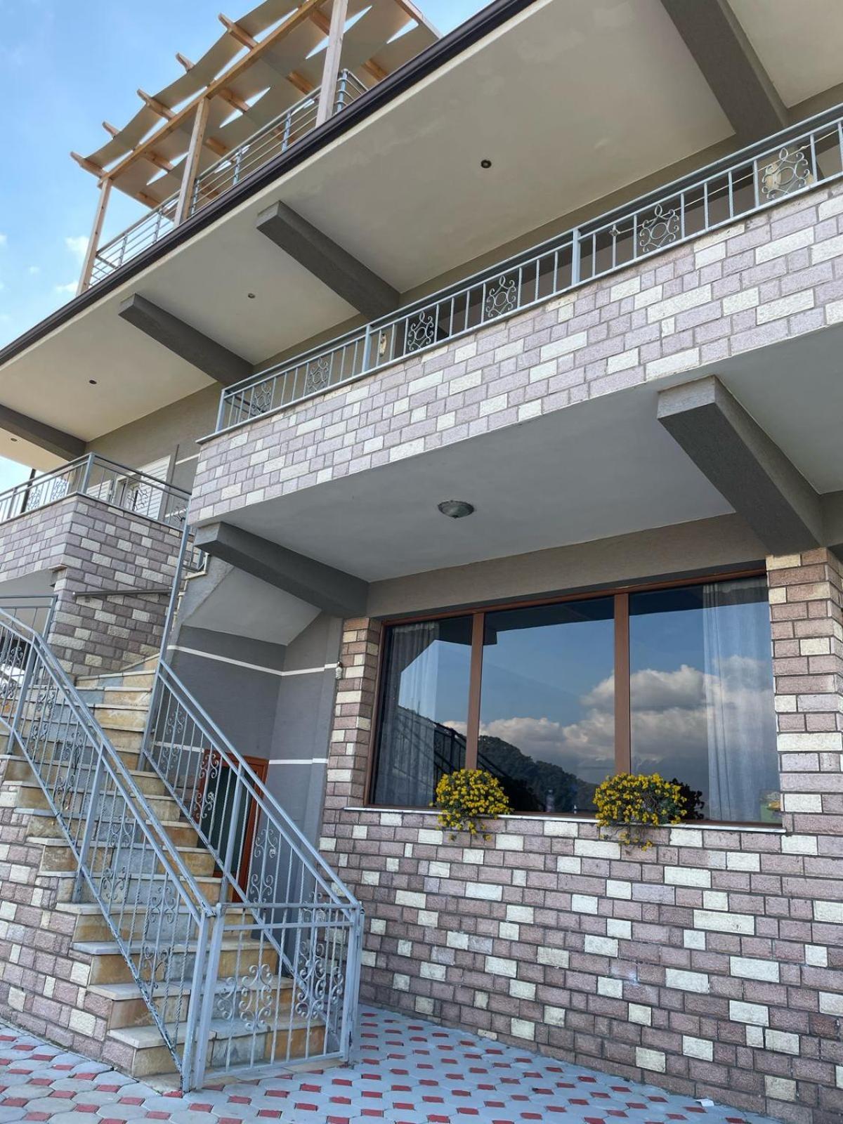 Guest House Ilir Berat Exterior foto