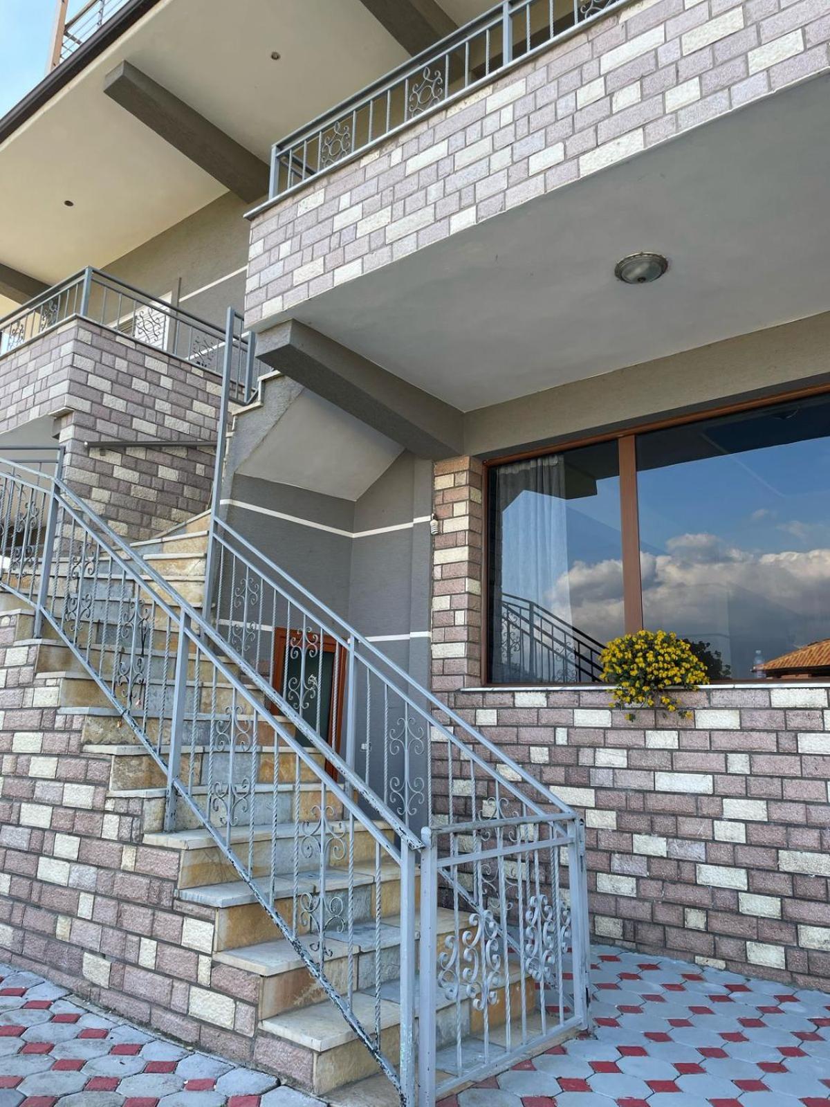 Guest House Ilir Berat Exterior foto