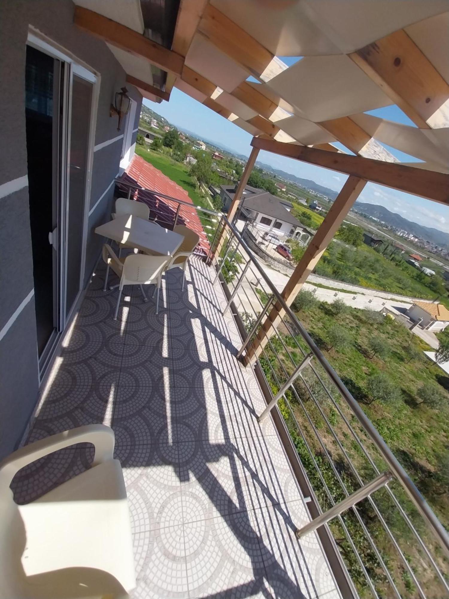 Guest House Ilir Berat Exterior foto