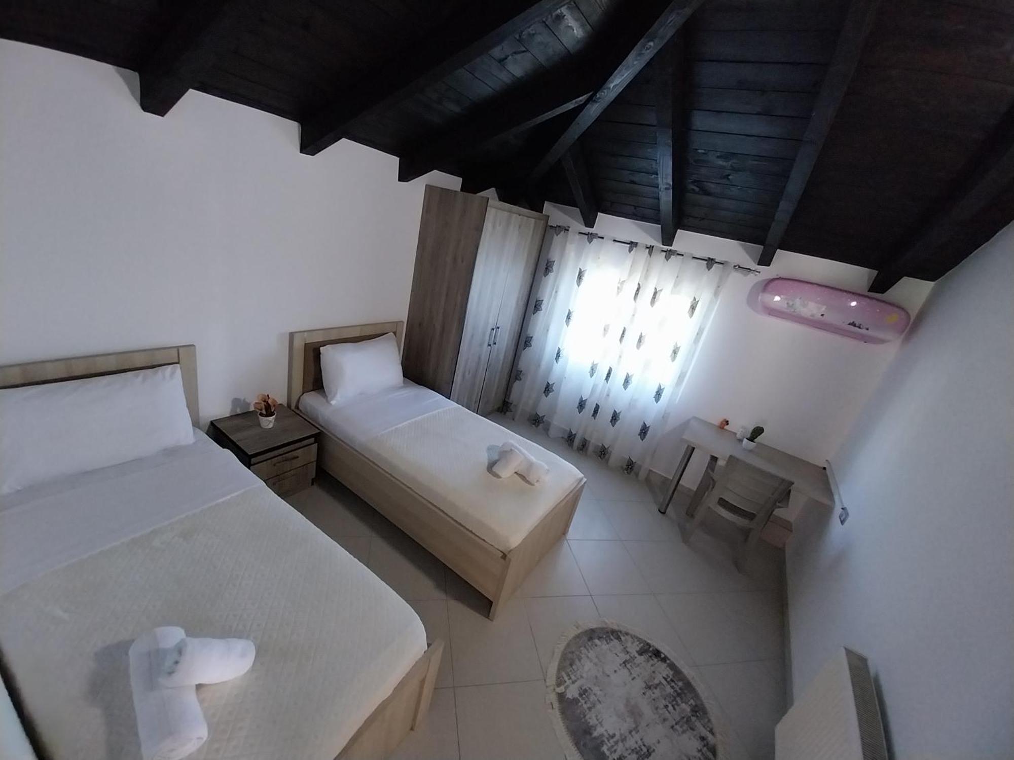 Guest House Ilir Berat Exterior foto